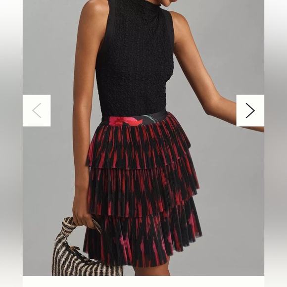 Hutch by Anthropologie tiered mini skirt. Layers of tulle. Elastic waist. Large - Picture 1 of 14